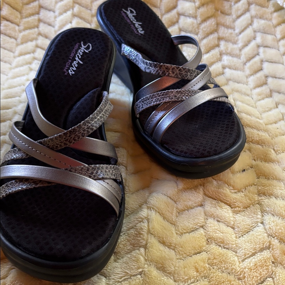 Skechers Metallic and Black Slide Sandals